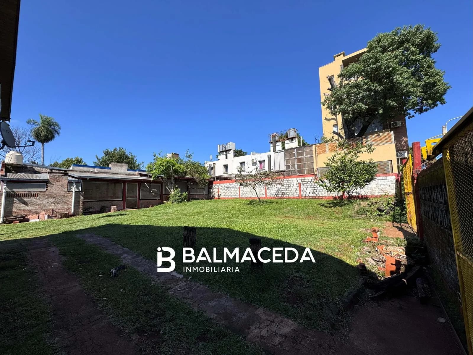 Terreno en venta - Av. Buchardo c/ Av. Lopez Torre
