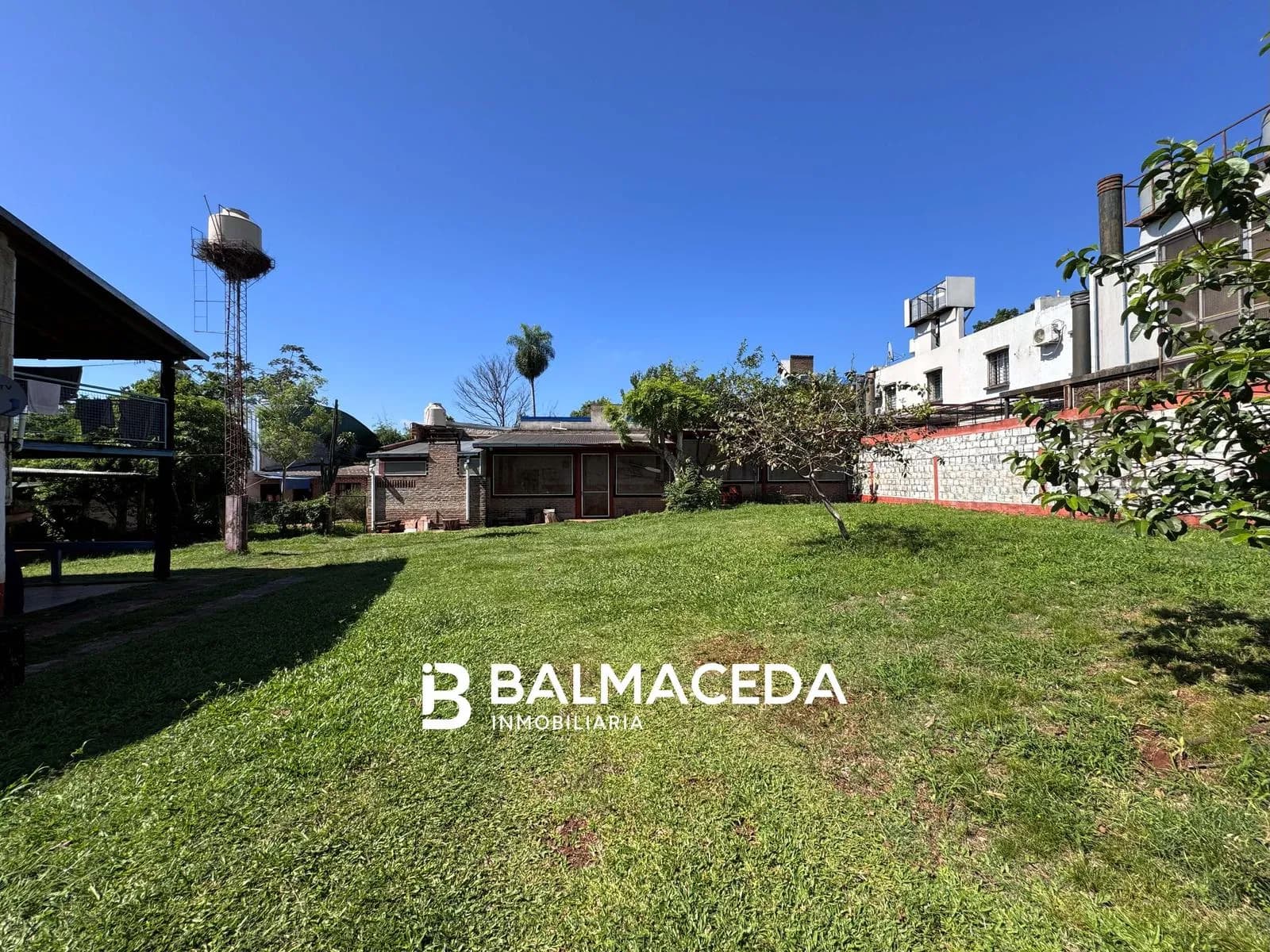 Terreno en venta - Av. Buchardo c/ Av. Lopez Torre