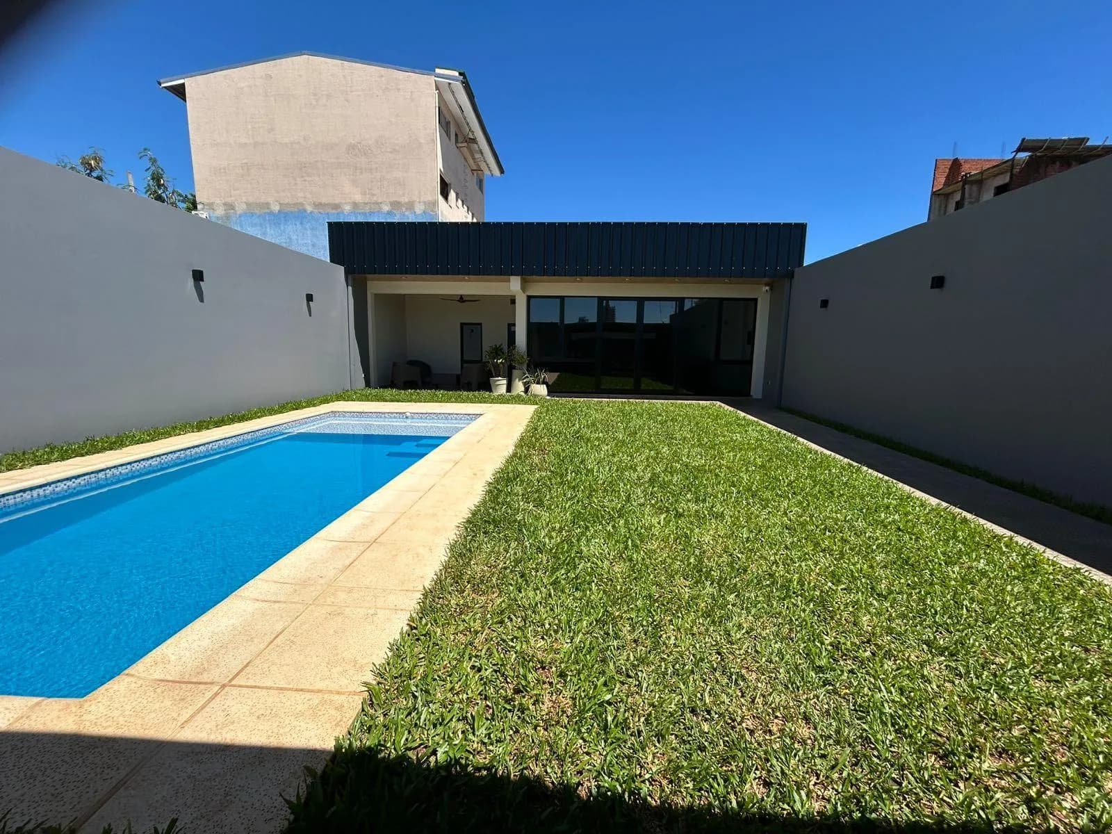 QUINTA C/ PILETA EN ALQUILER