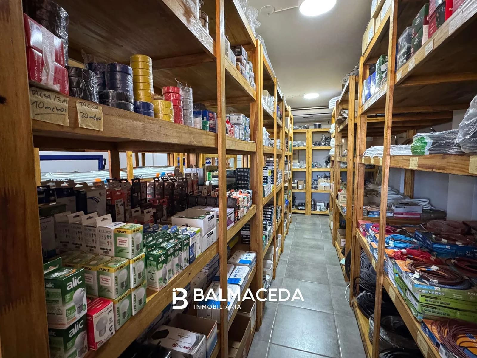 EN VENTA FONDO DE COMERCIO - FERRETERIA - ITAEMBE GUAZU
