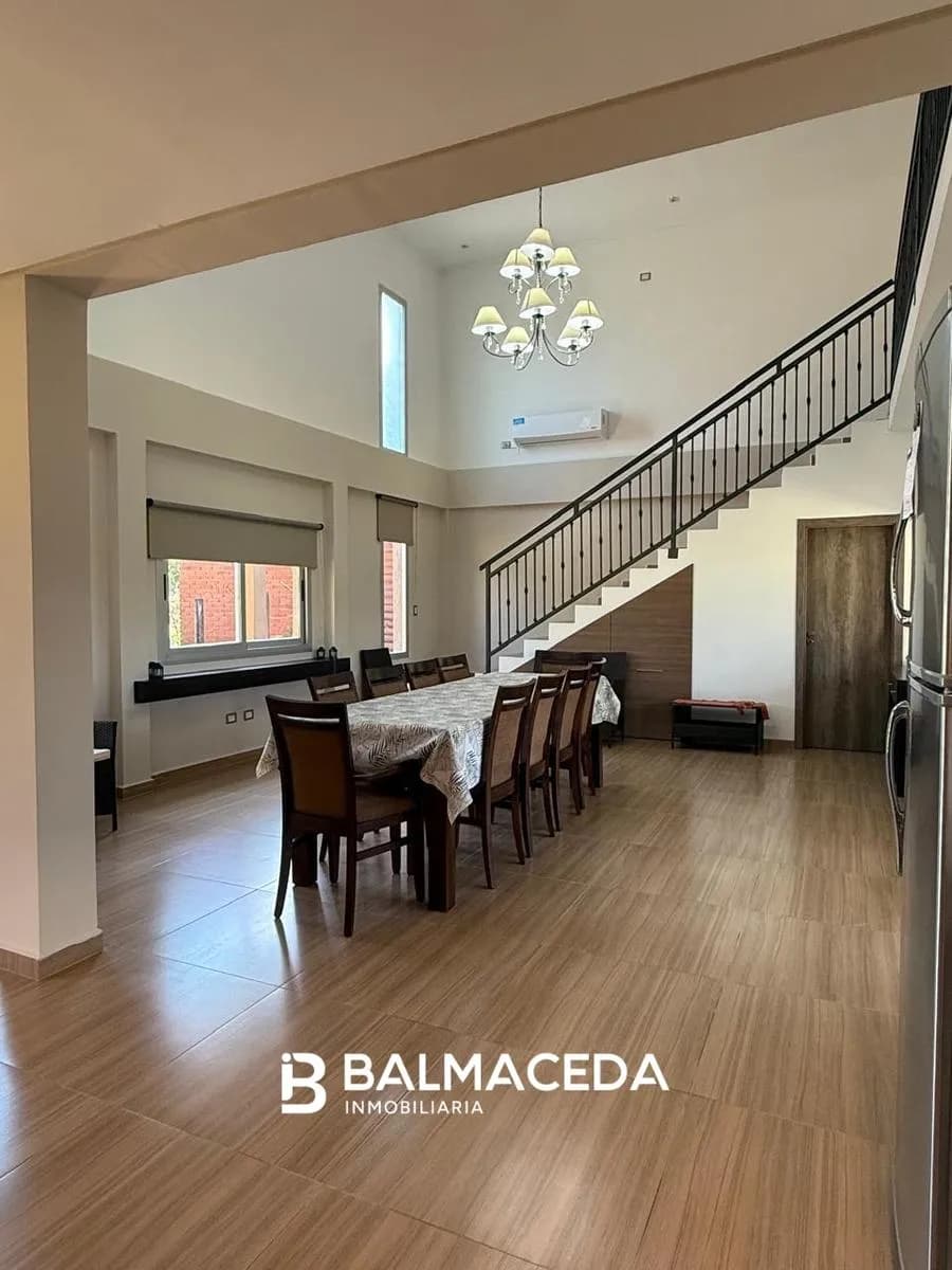 CASA DE 3 DORMITORIOS EN VENTA - RINCON SANTA MARIA