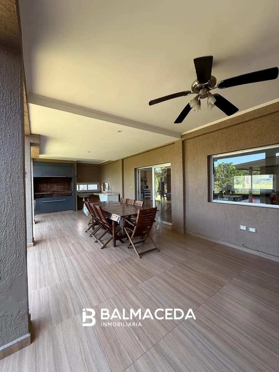 CASA DE 3 DORMITORIOS EN VENTA - RINCON SANTA MARIA