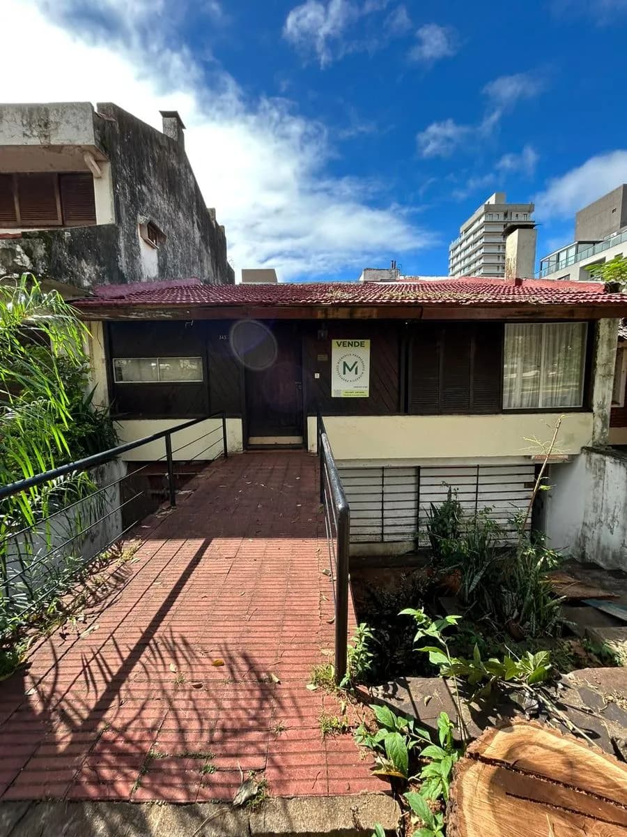 Casa en venta sobre av Saenz Peña, Posadas