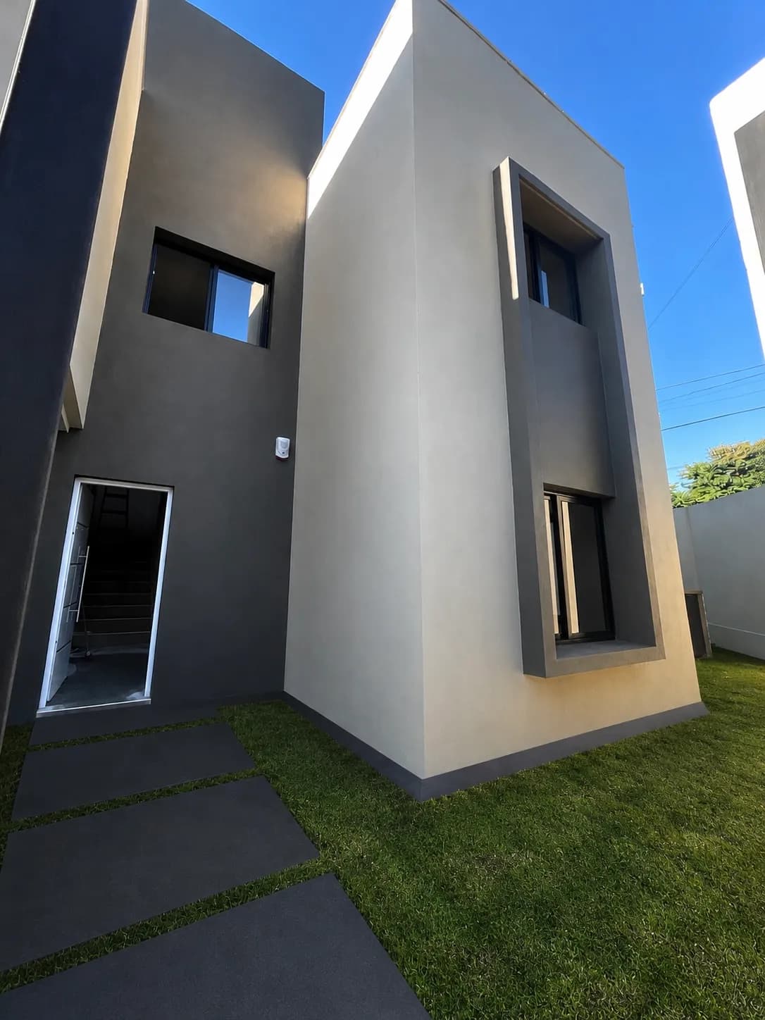 Fachada de casa moderna minimalista
