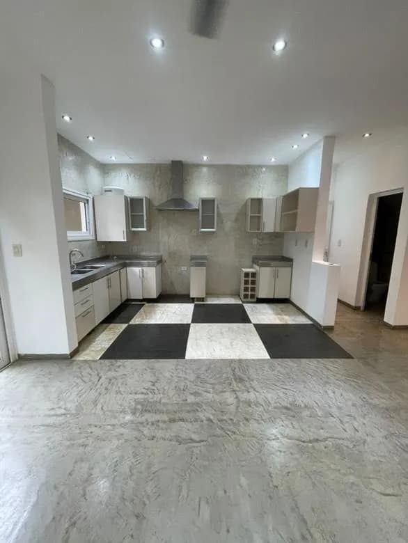 Duplex de 4 dormitorios en zona residencial