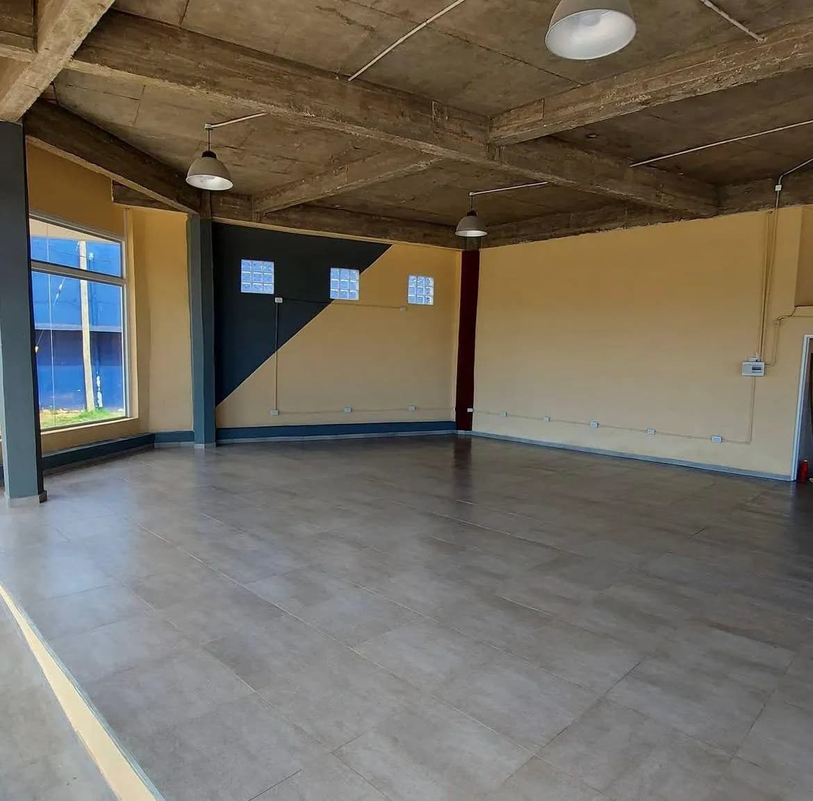 Local de 230m2 en rotonda de Posadas