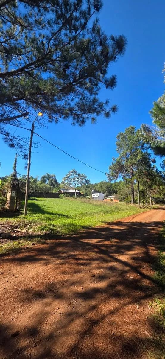 Terreno de 310m2 en Barrio del Lago