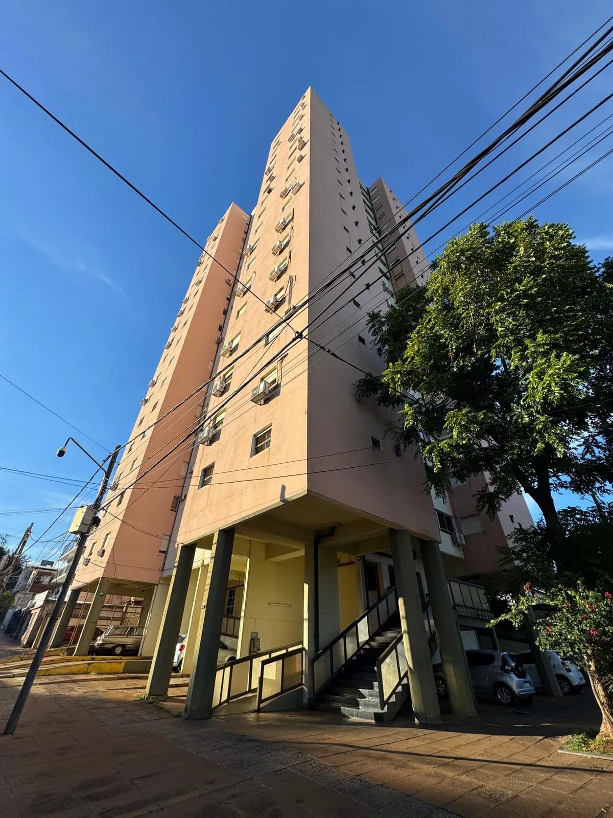 Torre de departamentos de gran altura