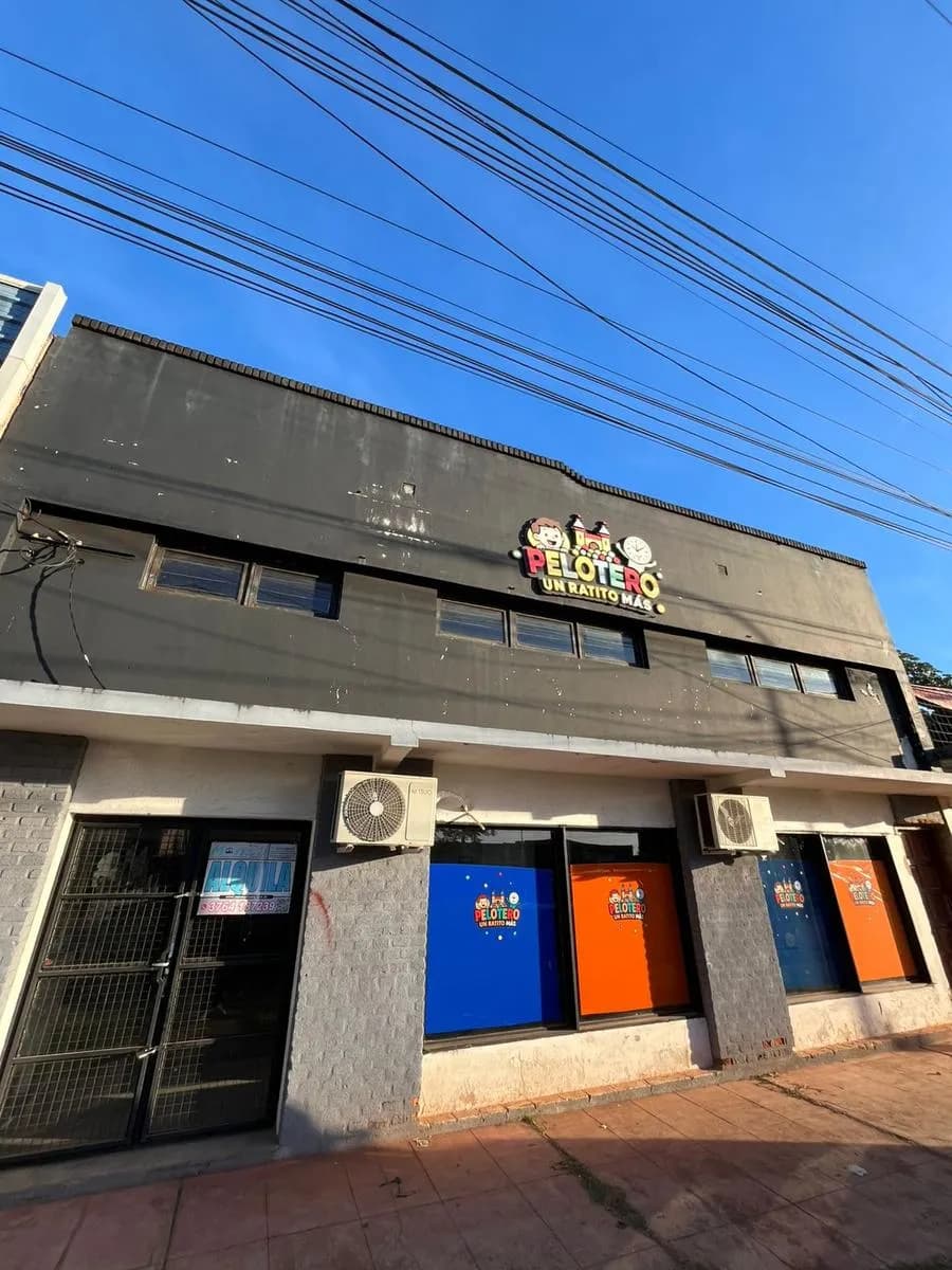 Galpón de 215m2 frente al Chango Mas de Tacuari