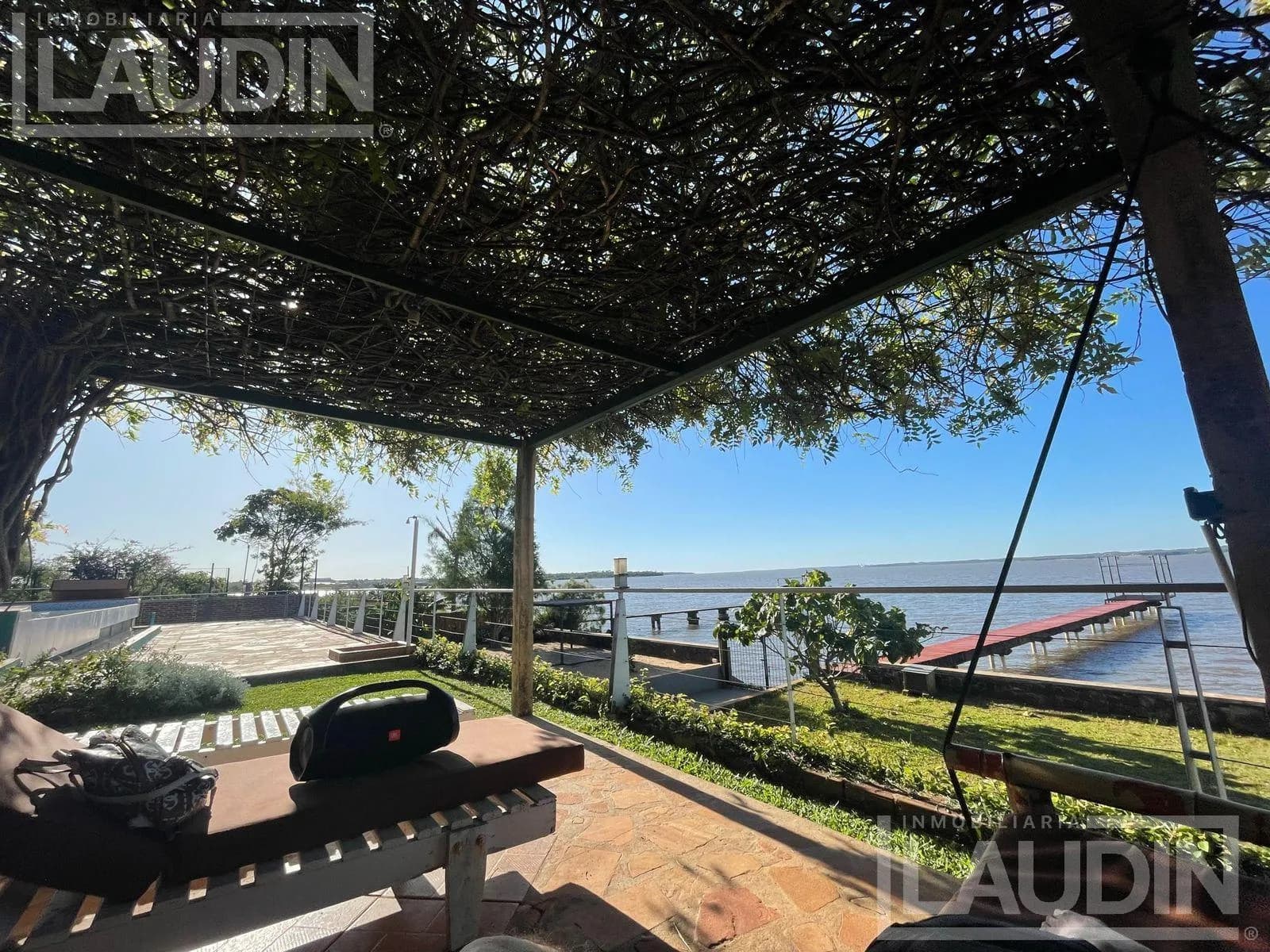 Propiedad Única con Playa Privada y Muelle sobre el Río — Barrio Privado Costa Mango, Posadas