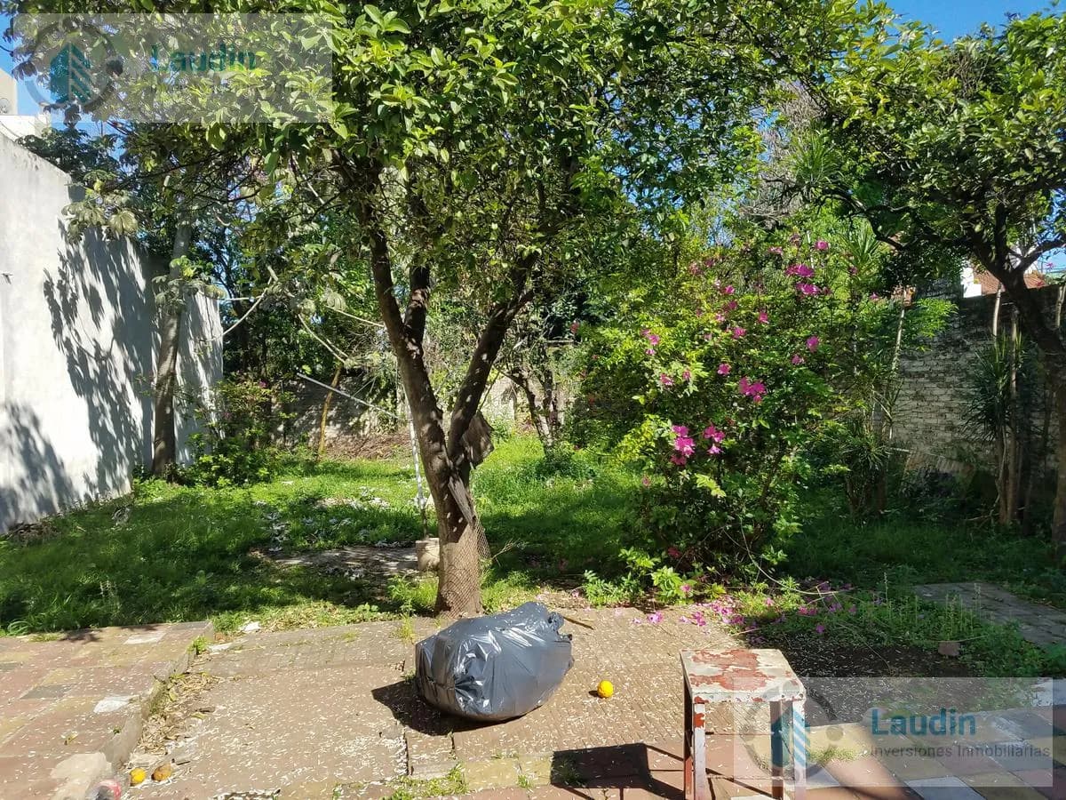 Propiedad en venta con casa a reciclar en Villa Sarita