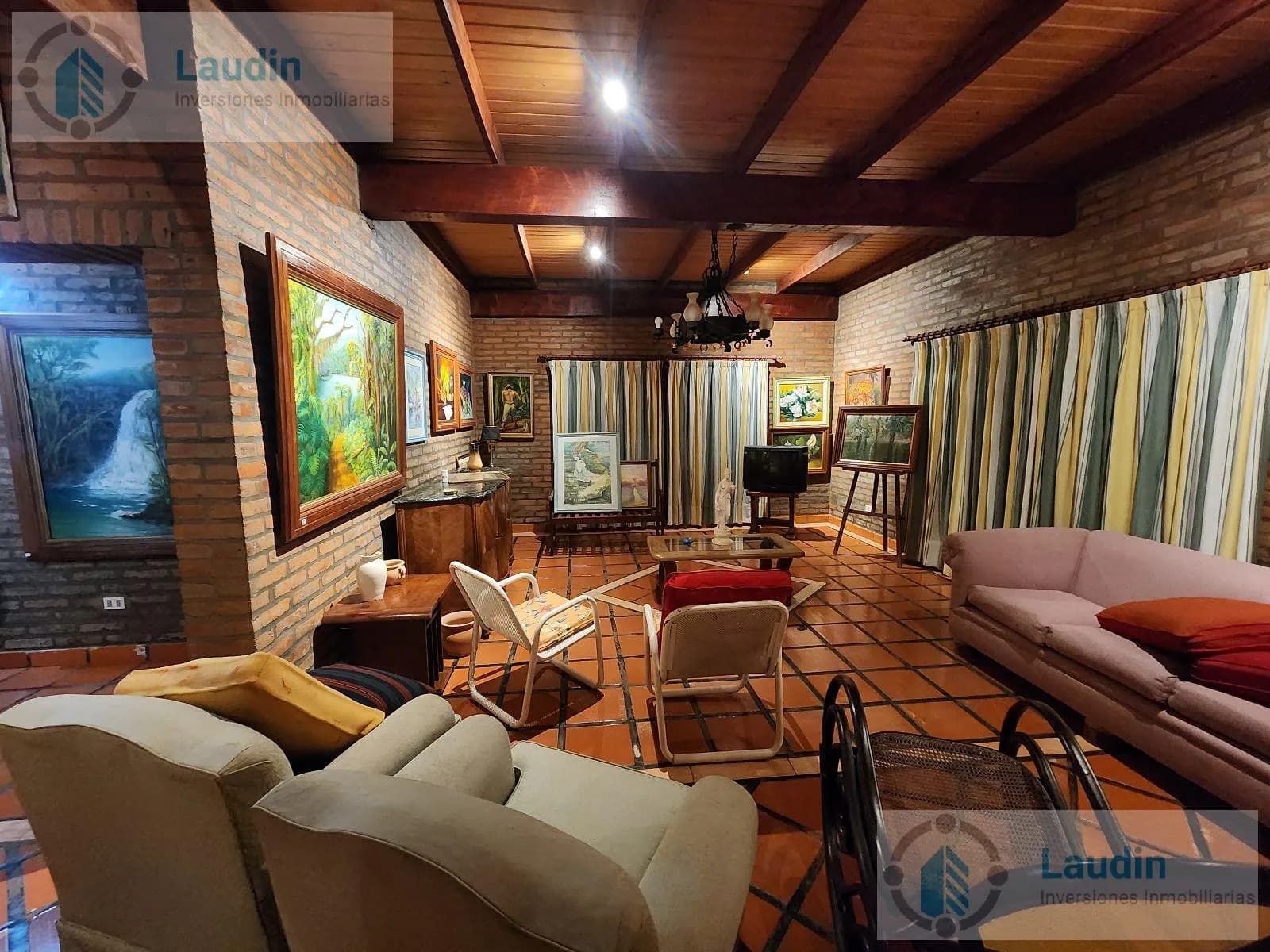 Exclusiva Casa Quinta en Venta -  Candelaria