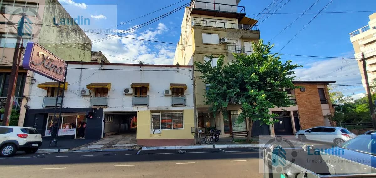 Se vende propiedad céntrica con Locales y departamentos - Posadas