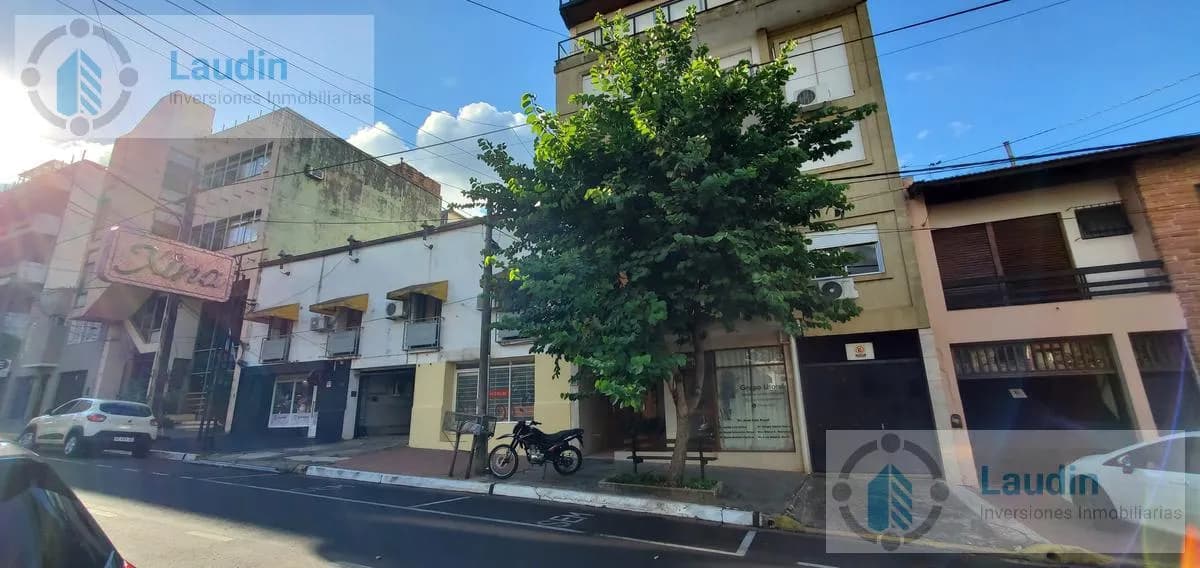 Se vende propiedad céntrica con Locales y departamentos - Posadas