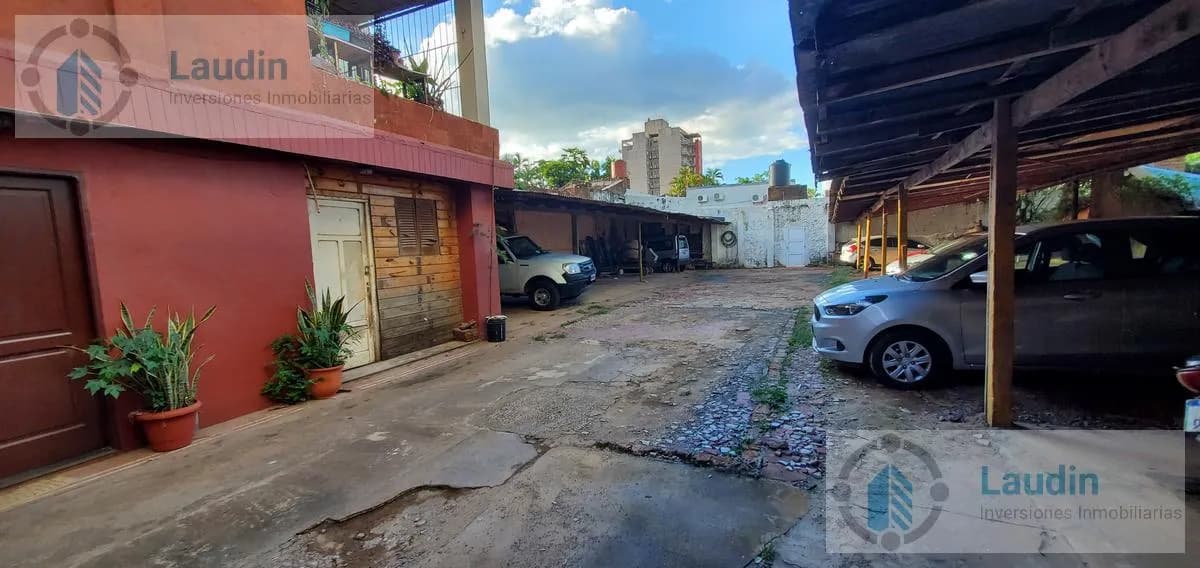 Se vende propiedad céntrica con Locales y departamentos - Posadas