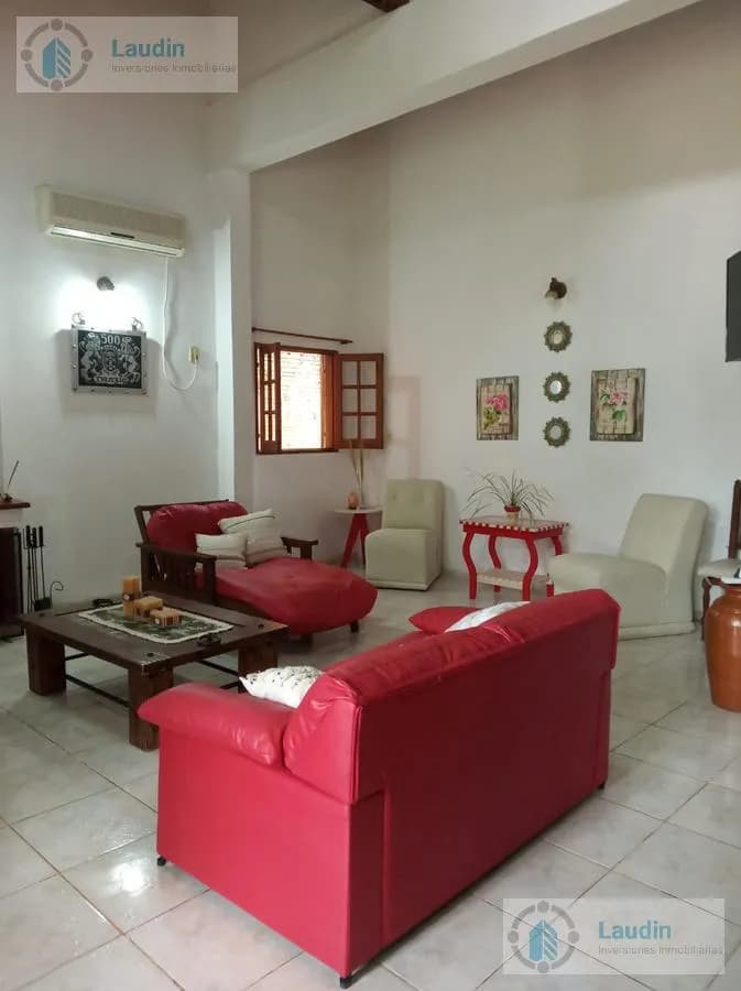 Se vende casa en Puerto Iguazu sobre Av tres fronterasS