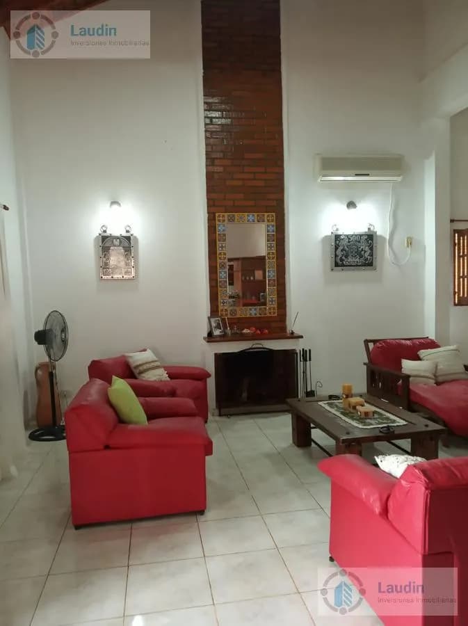 Se vende casa en Puerto Iguazu sobre Av tres fronterasS