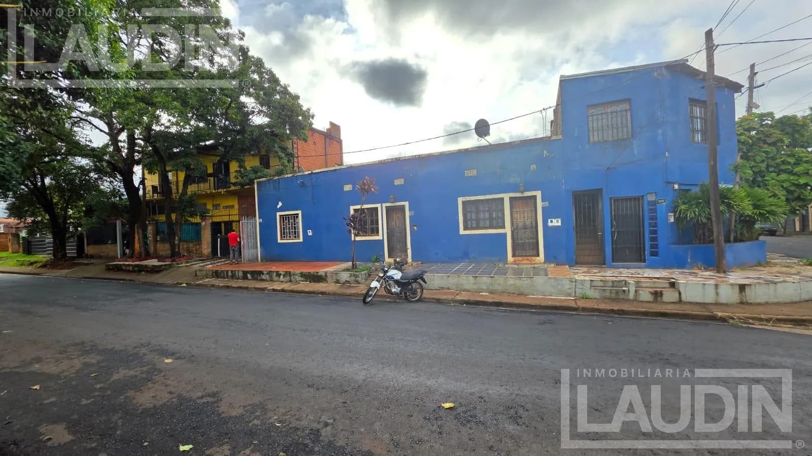 Se vende complejo de 7  departamentos - Posadas