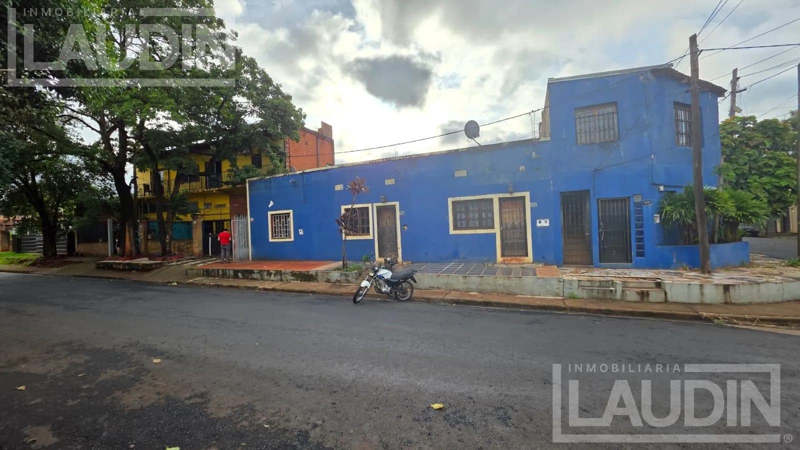 Se vende complejo de 7  departamentos - Posadas