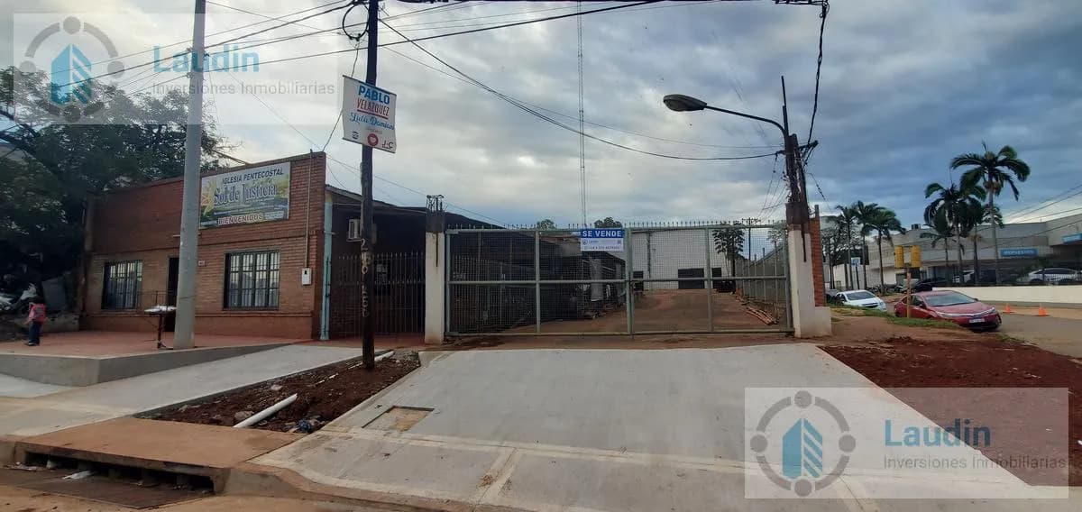 Se vende importante propiedad con amplio depósito - Garupa Limite Posadas