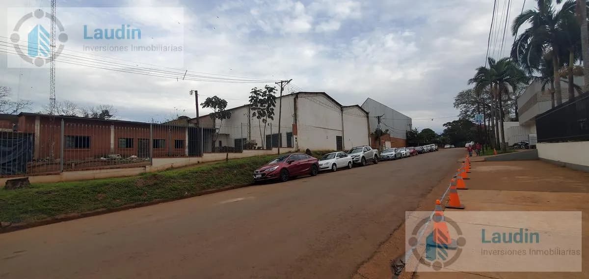 Se vende importante propiedad con amplio depósito - Garupa Limite Posadas