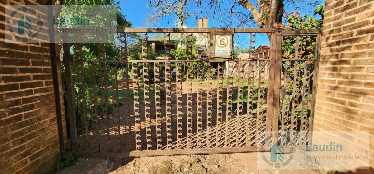 Se vende casa amplia sobre Ruta 12 frente a Mercado Central - Posadas