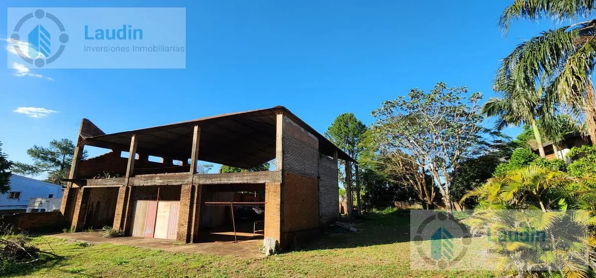 Se vende terreno sobre colectora R12 altura Mercado Central
