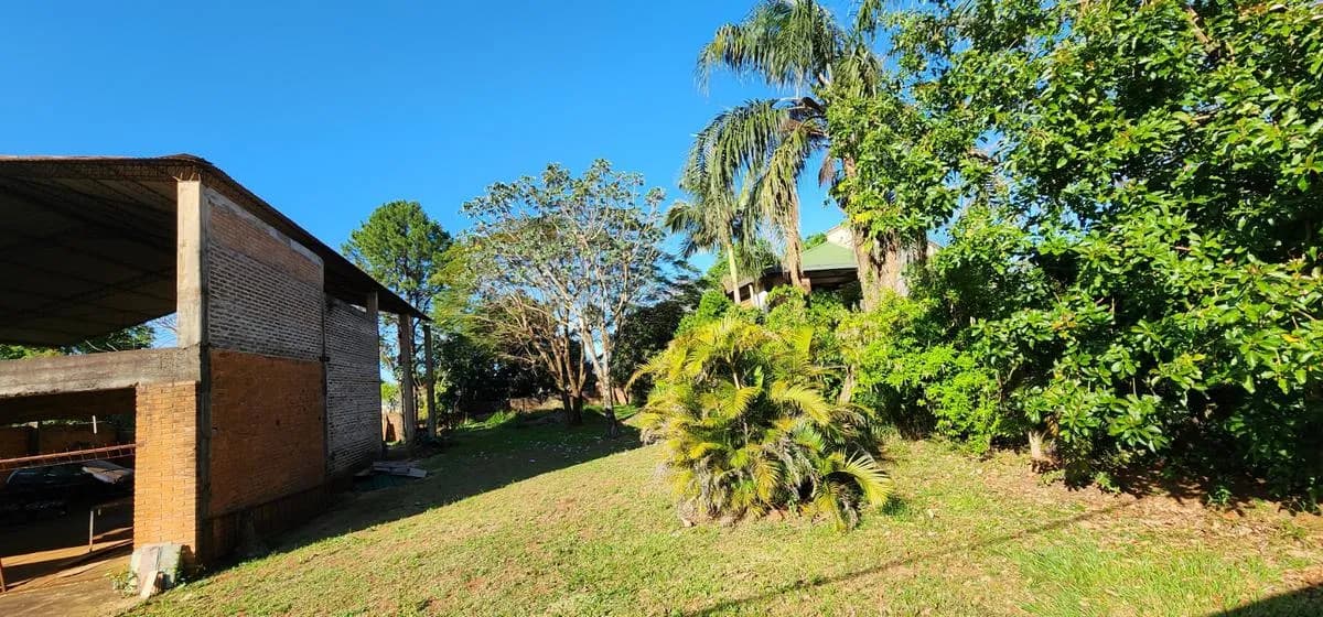 Se vende terreno sobre colectora R12 altura Mercado Central