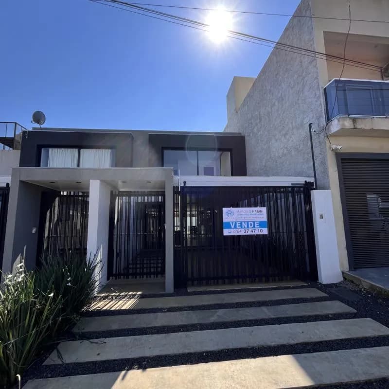 Fachada de casa moderna en venta