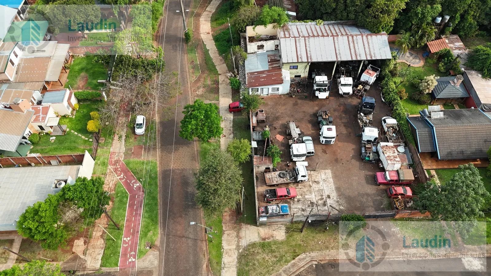 Gran terreno en  en venta  en esquina sobre Av. Tomas Guido  ideal para Duplex