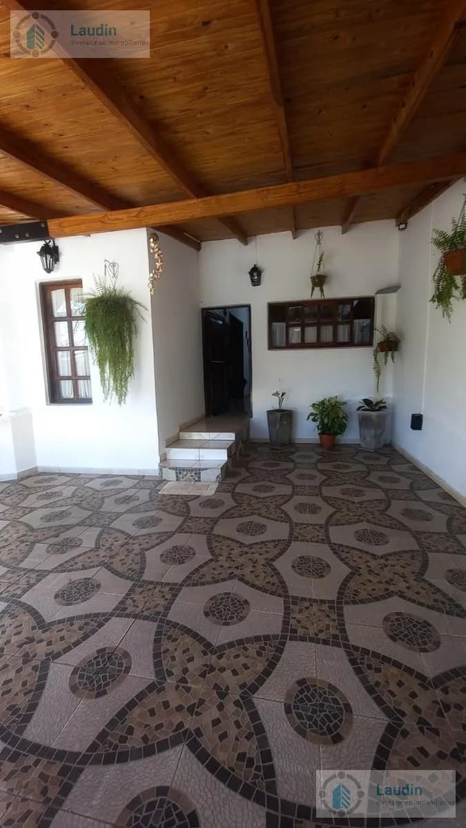 Casa en Barrio Santa Helena sobre Taruma