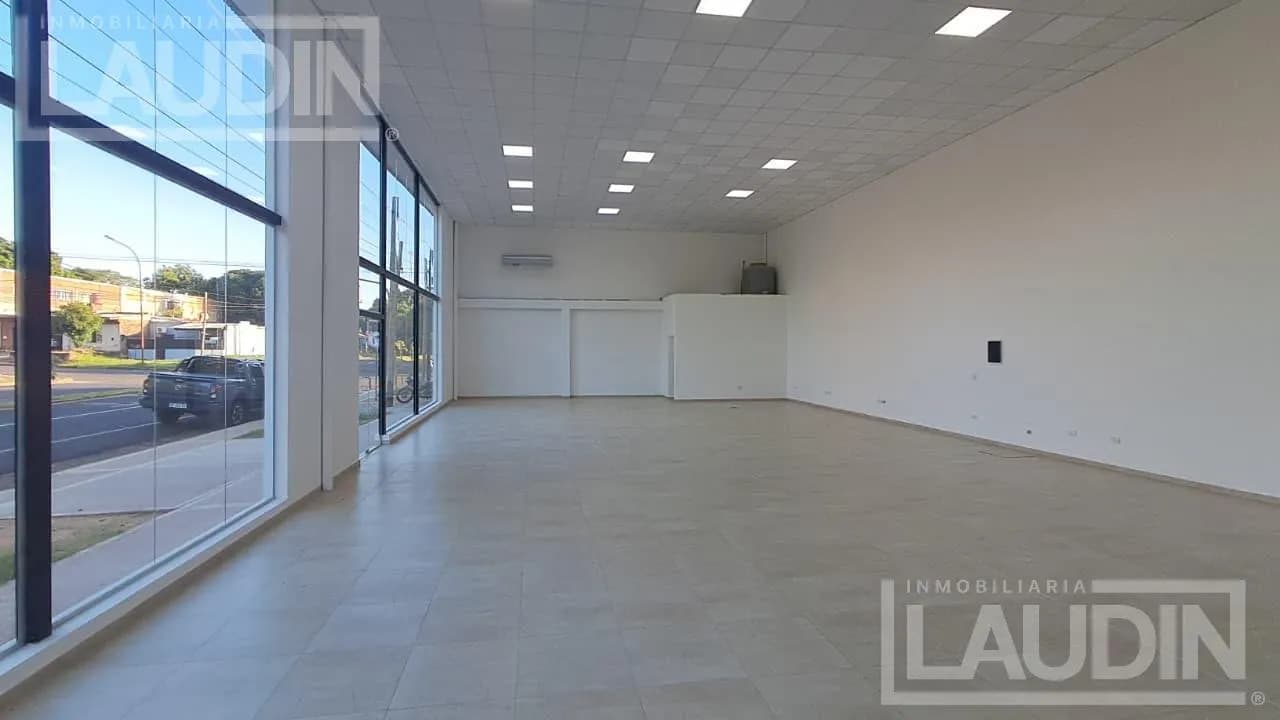 Se Alquila Local Comercial Sobre Av. Zapiola