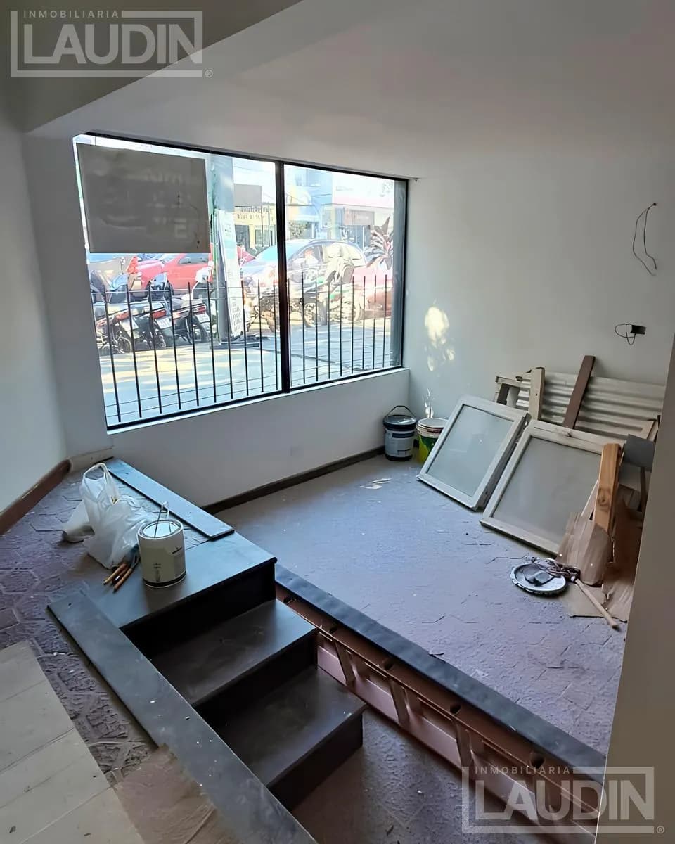 Se Alquila Edificio Comercial en el Centro de Posadas