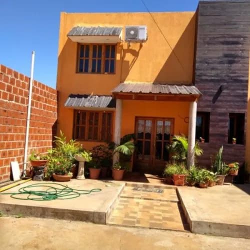 CASA 3 DORMITORIOS