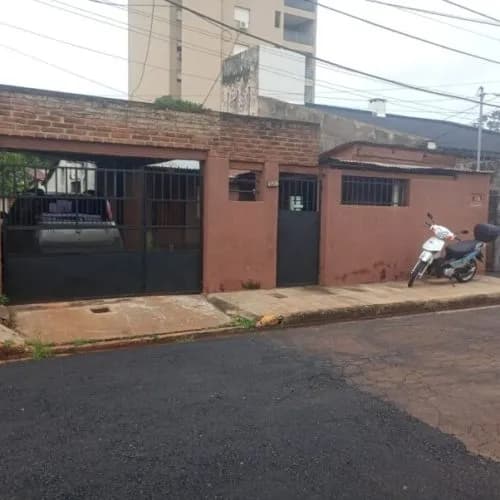 Casa con amplio terreno