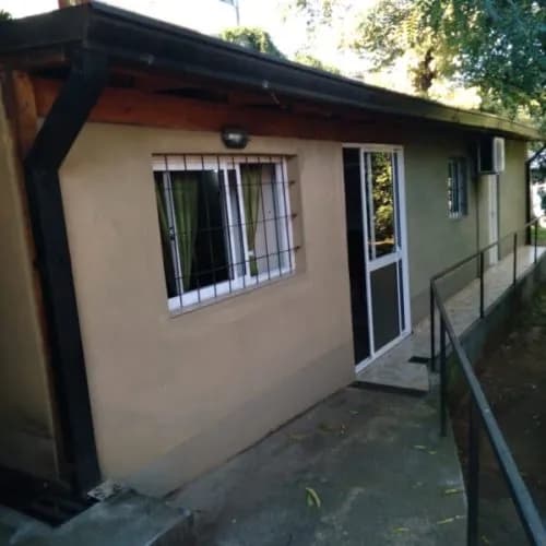 Casa Antigua con un departamento en venta