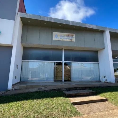 LOCAL COMERCIAL DE GRANDES DIMENSIONES