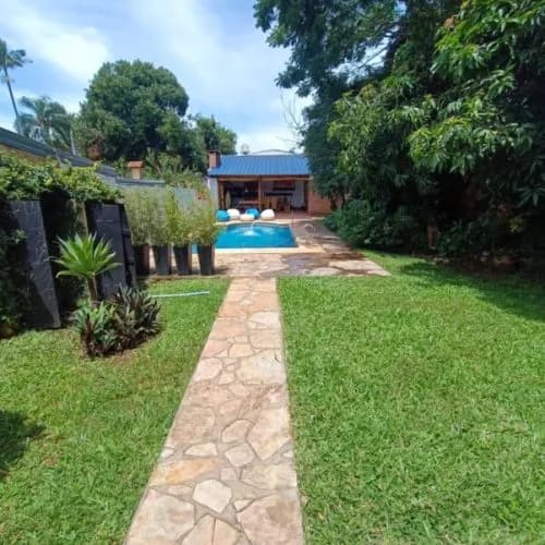 CASA 3 DORMITORIOS