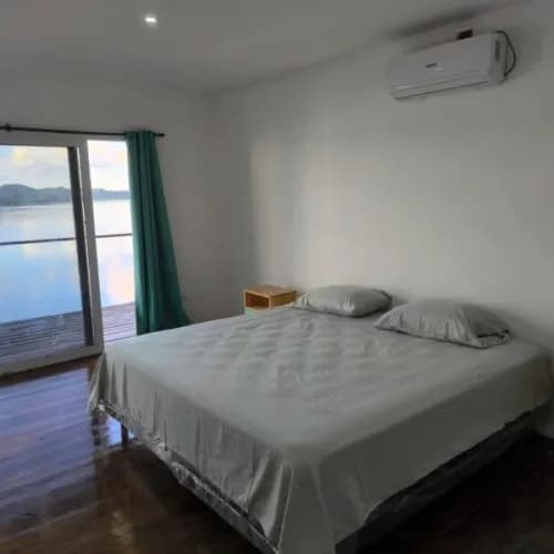 CASA SOBRE EL RIO