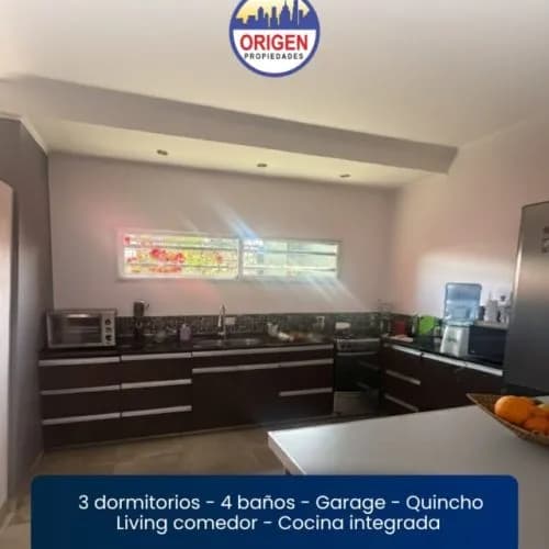 CASA EN VENTA 3 DORMITORIOS