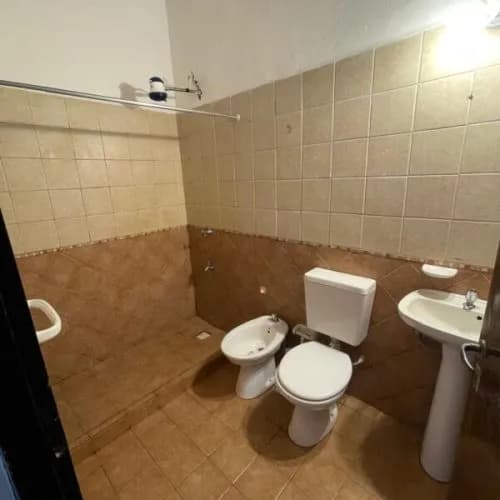 Complejo de 5 Duplex + Local Comercial