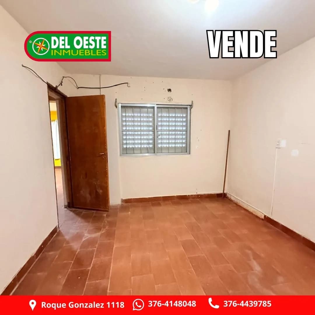 Habitación vacía con piso cerámico