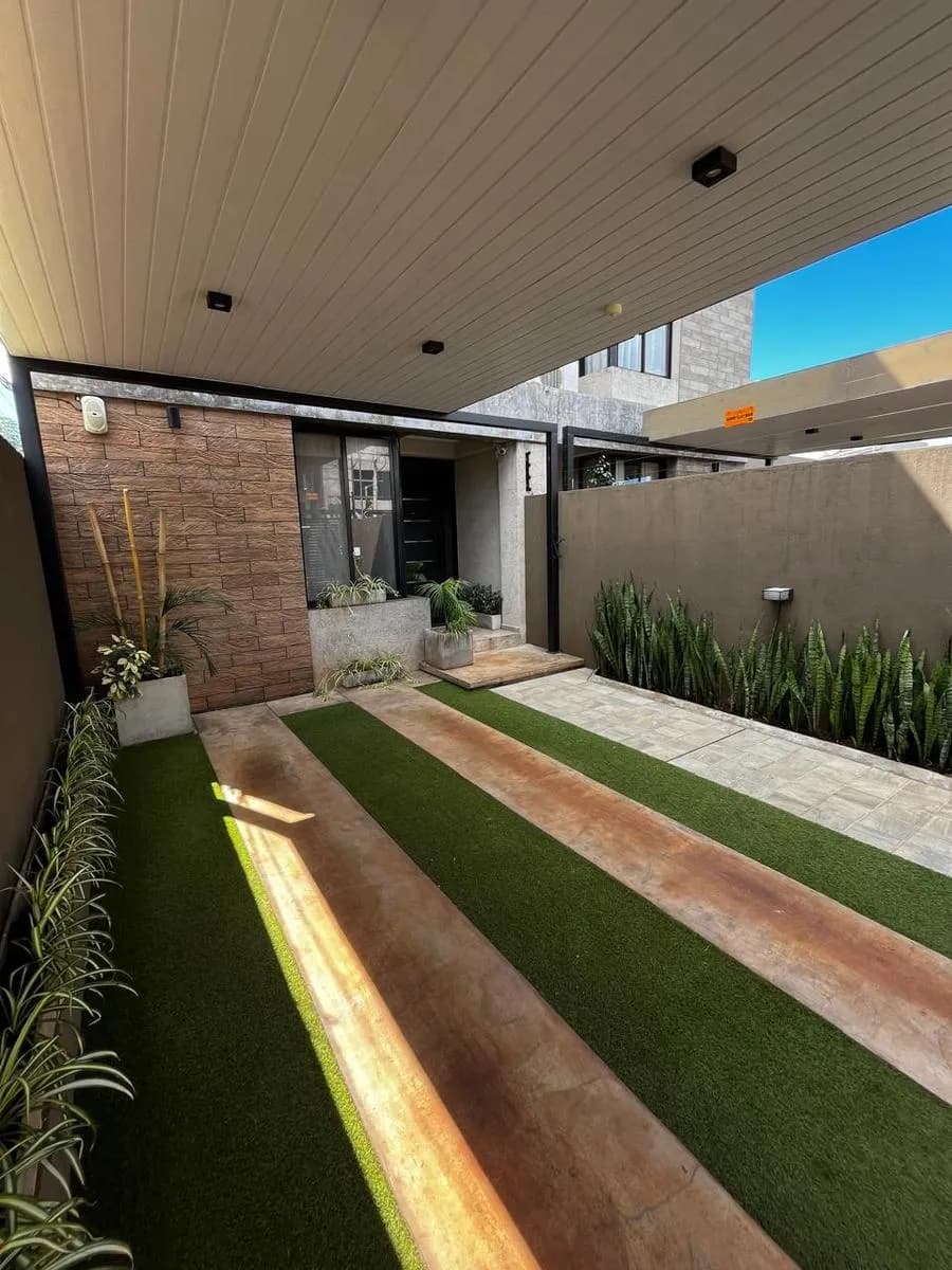 Dúplex en venta Posadas, B° Yvyra Pyta, cinco años antiguedad