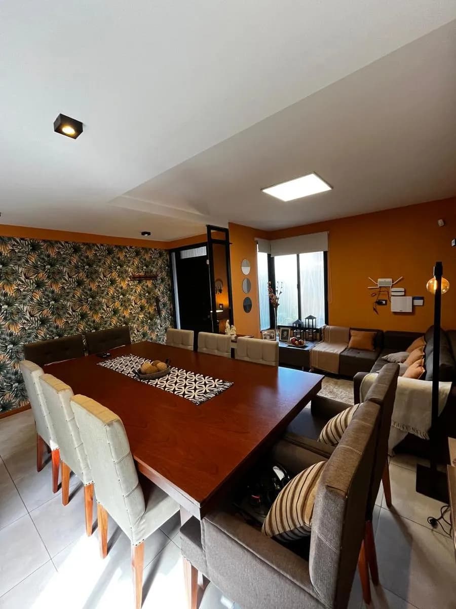 Dúplex en venta Posadas, B° Yvyra Pyta, cinco años antiguedad