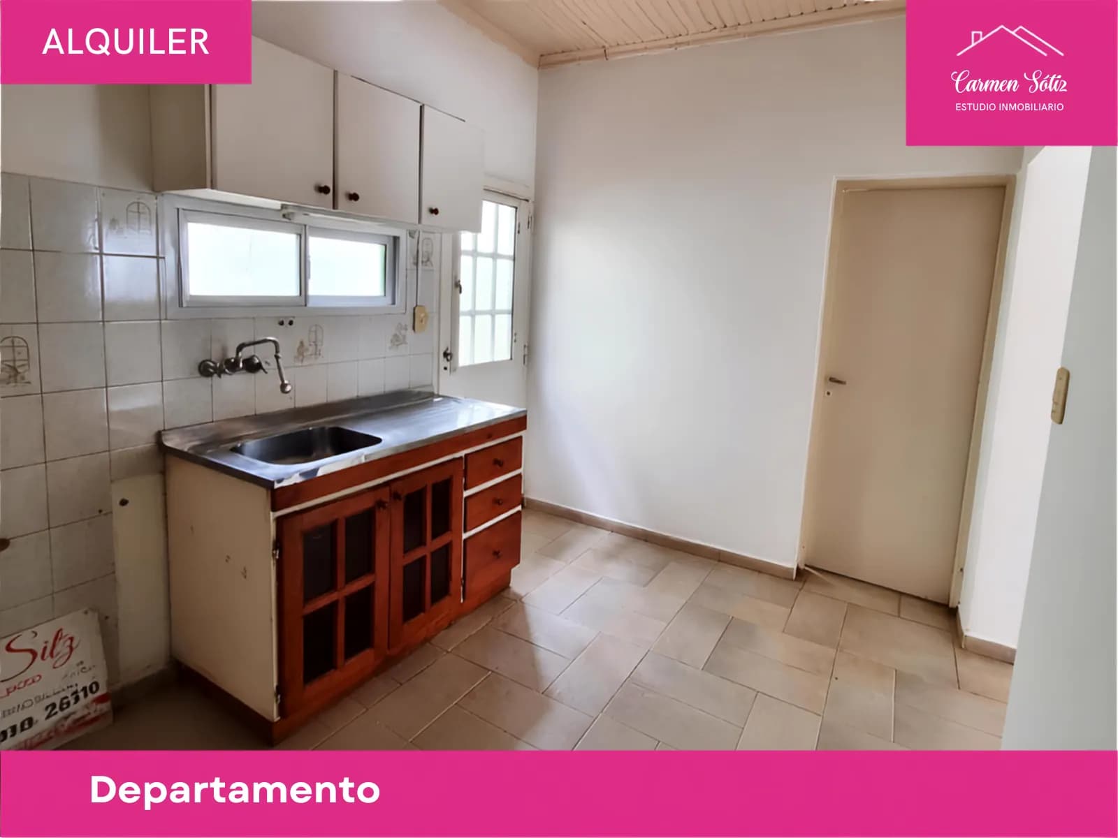Cocina sencilla de un departamento