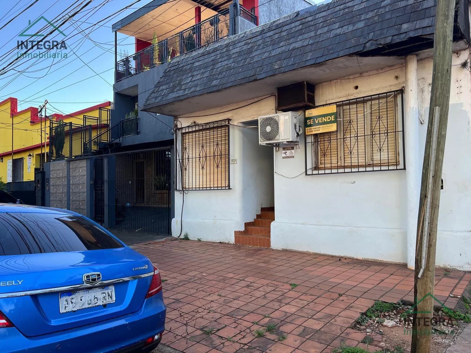 CASA CÉNTRICA EN VENTA – EXCELENTE UBICACIÓN EN POSADAS