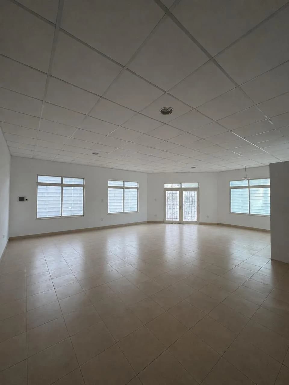 Espacio interior amplio y luminoso