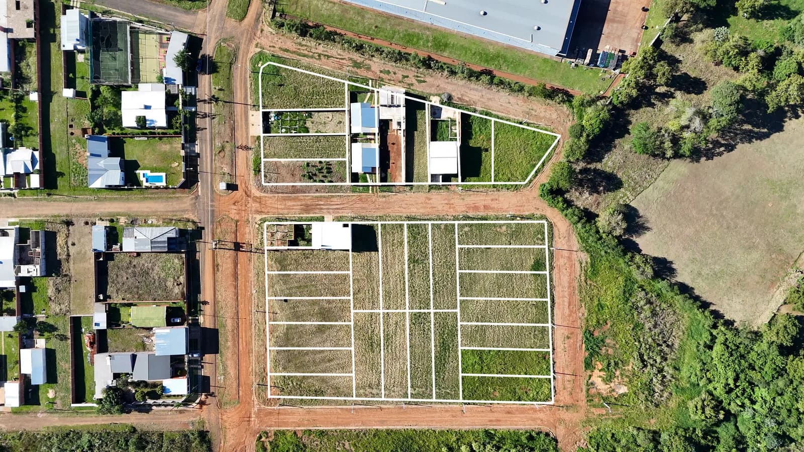 Vista aérea de terrenos loteados