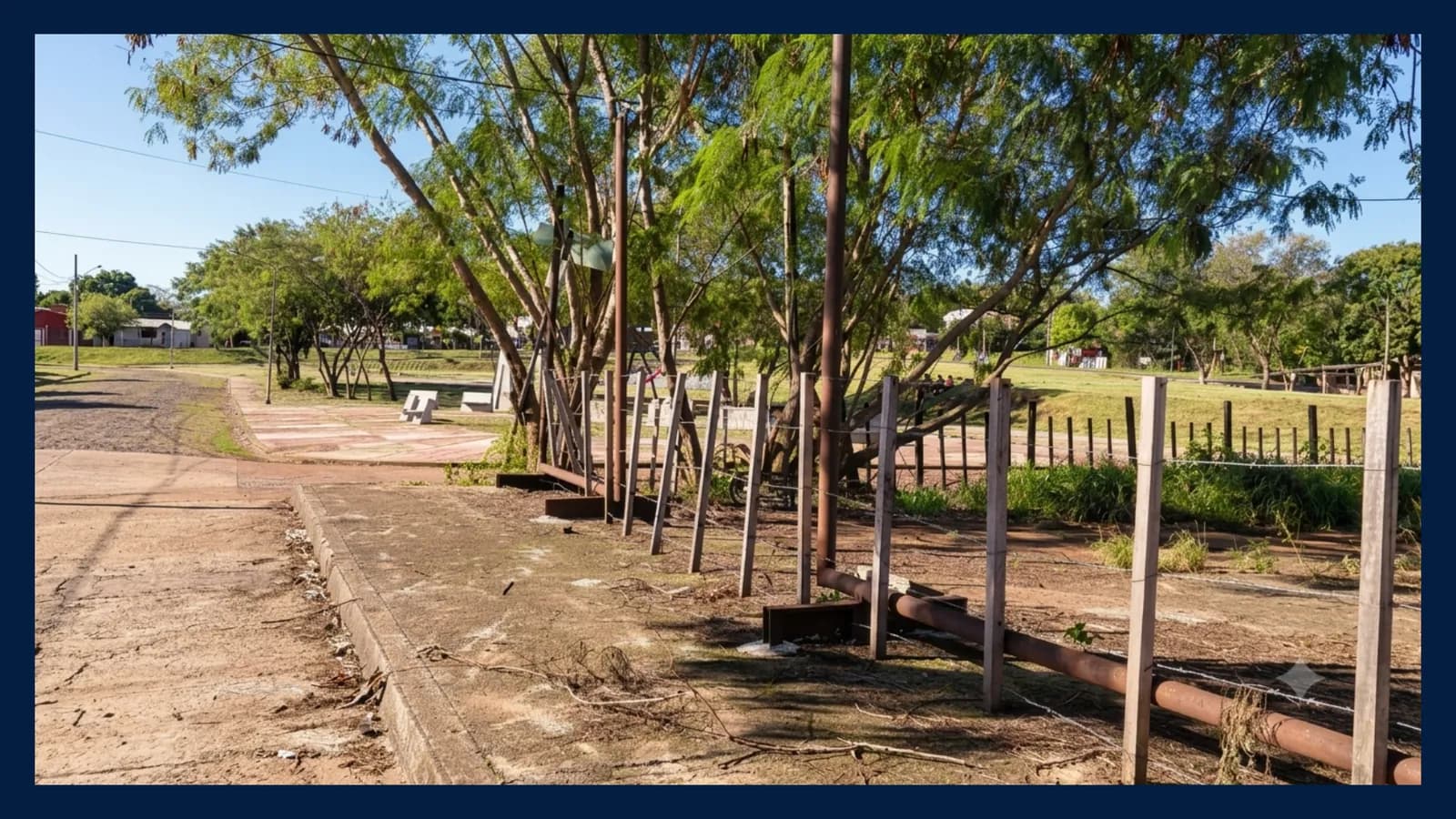 Terreno arbolado con cerco perimetral