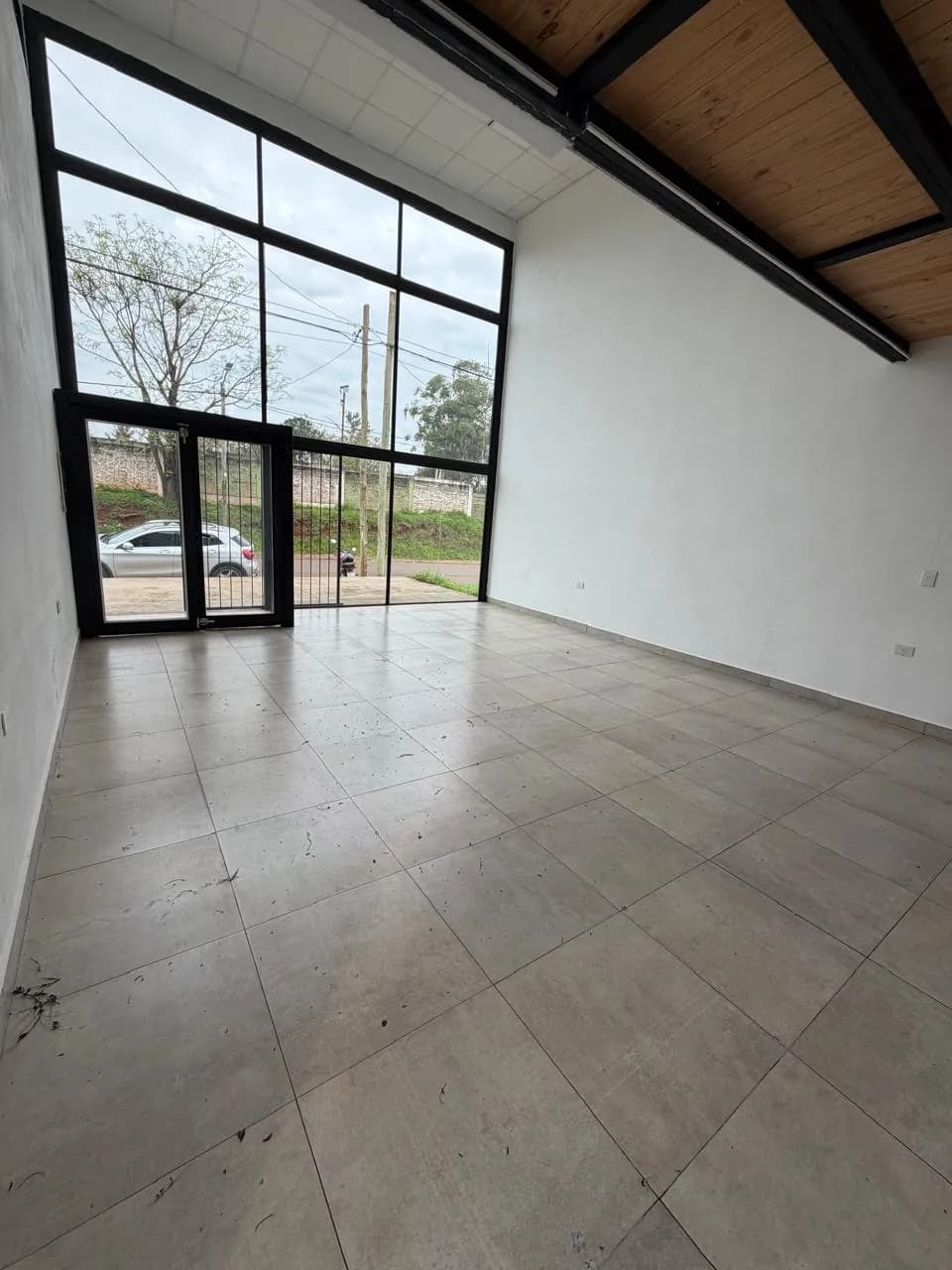 Local comercial amplio y luminoso